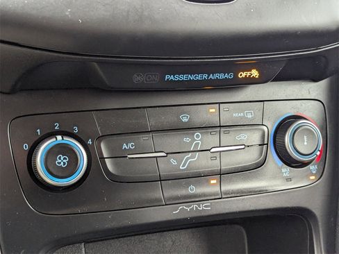 Used 2018 Ford Focus SE image 19