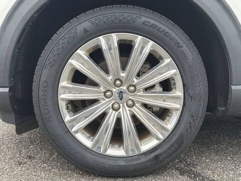 Used 2021 Ford Explorer Limited w/ Equipment Group 301A RWD image 10