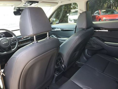 Certified 2024 Kia Seltos SX w/ SX Sunroof Package image 11