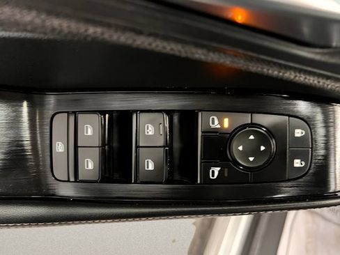 Used 2023 Nissan Rogue SV AWD/4WD image 16