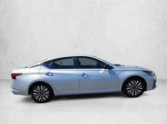 Used 2024 Nissan Altima 2.5 SV video 4