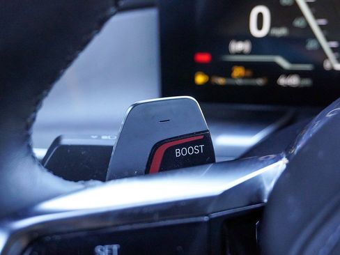 Used 2023 BMW 760i xDrive w/ Parking Assistance Package image 65