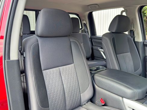 Used 2021 Nissan Titan SV w/ SV Convenience Package RWD image 31