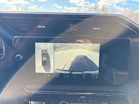 Used 2022 GMC Sierra 1500 AT4 w/ AT4 Premium Package image 31