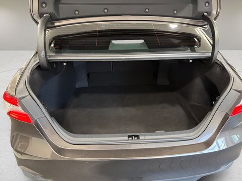 Used 2018 Toyota Camry XLE FWD image 35