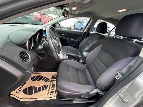 Used 2014 Chevrolet Cruze LT image 9