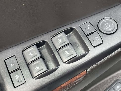 Used 2019 GMC Yukon XL SLT w/ HD Trailering Package image 22