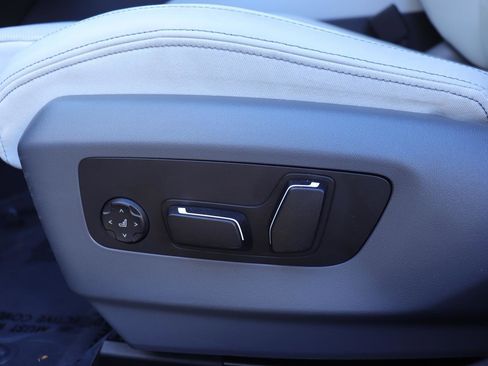 Used 2025 BMW 530i image 23