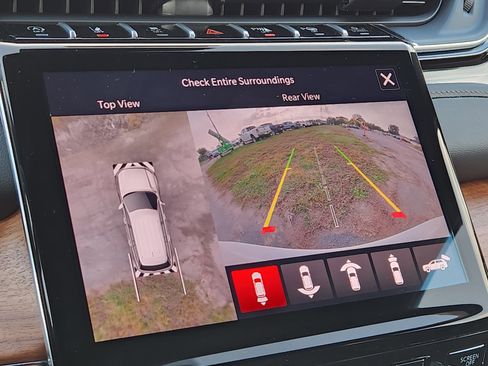 New 2025 Jeep Grand Cherokee Summit image 28