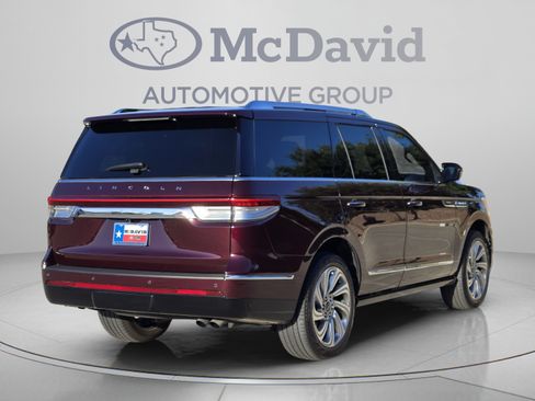 Used 2024 Lincoln Navigator Premiere AWD/4WD image 6