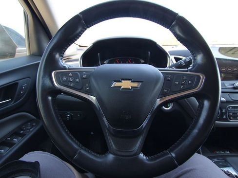 Used 2021 Chevrolet Equinox Premier AWD/4WD image 19