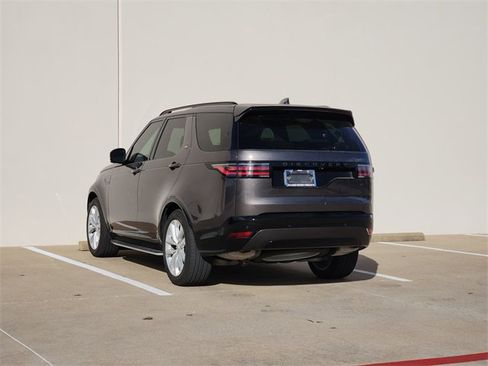 Used 2024 Land Rover Discovery Dynamic SE image 5