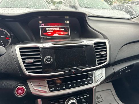 Used 2015 Honda Accord Touring image 8