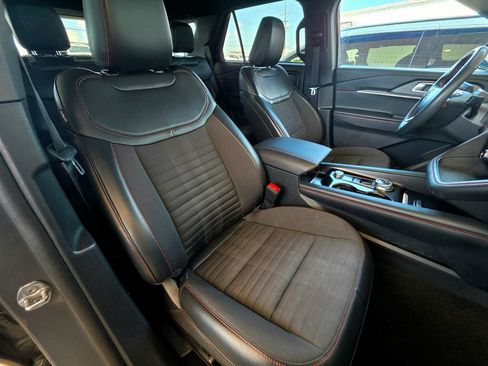 Used 2025 Ford Explorer ST-Line AWD/4WD image 81