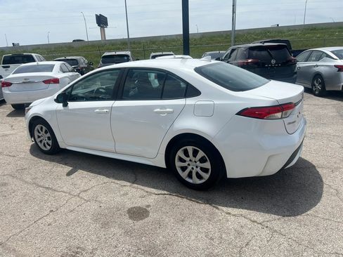 Used 2022 Toyota Corolla LE FWD image 7