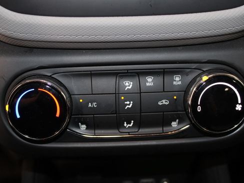 Used 2022 Chevrolet TrailBlazer LT FWD image 27