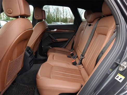 Used 2021 Audi Q5 2.0T Premium image 9
