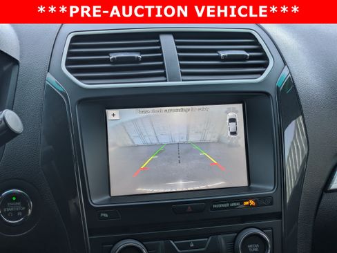 Used 2017 Ford Explorer XLT w/ Equipment Group 202A FWD image 33