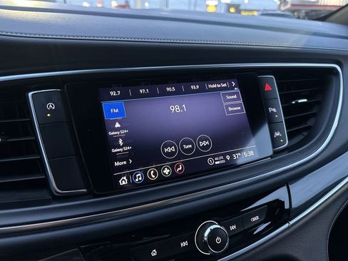 Used 2023 Buick Enclave Essence image 16