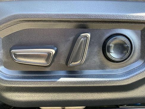 Used 2024 Toyota Tundra Limited image 33