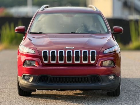 Used 2017 Jeep Cherokee Latitude w/ Comfort & Sound Group FWD image 5
