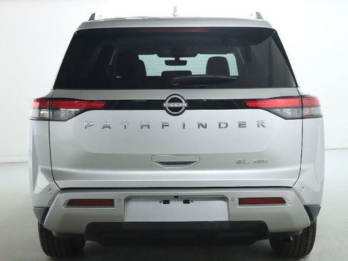 Certified 2025 Nissan Pathfinder SL image 45