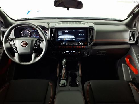 Used 2025 Nissan Frontier PRO-4X w/ Pro Convenience Package AWD/4WD image 13