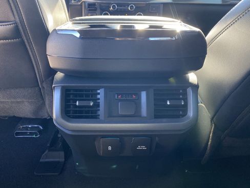 Used 2025 Ford F150 Lariat w/ Equipment Group 502A High image 42