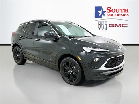 Used 2025 Buick Encore GX Sport Touring image 1