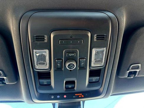 Used 2022 GMC Yukon SLT w/ SLT Luxury Package image 33