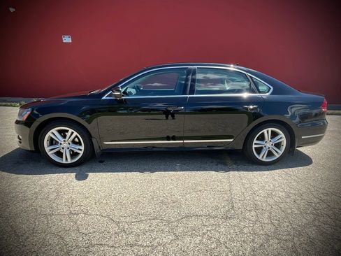 Used 2014 Volkswagen Passat 1.8T SEL Premium FWD image 2