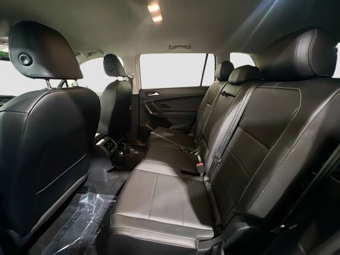 Used 2019 Volkswagen Tiguan SE FWD image 15
