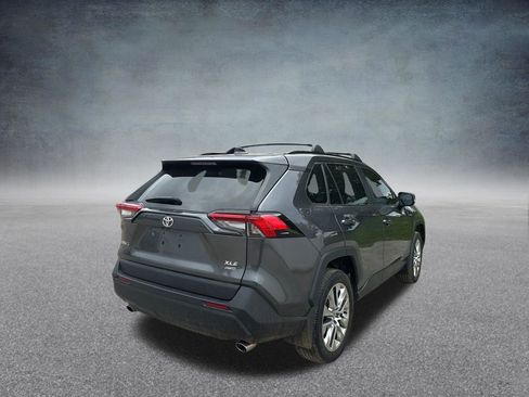 Used 2021 Toyota RAV4 XLE Premium AWD/4WD image 6