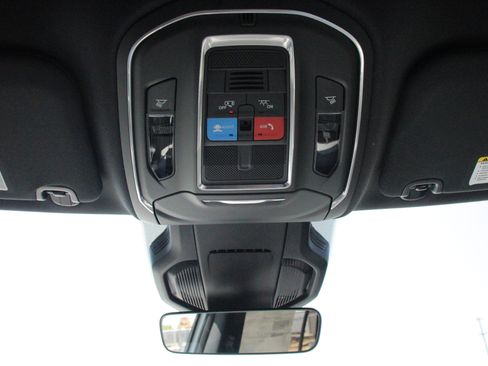 Used 2026 Jeep Cherokee Laredo AWD/4WD image 21
