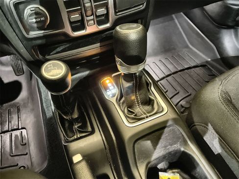 Used 2022 Jeep Wrangler Unlimited Sahara w/ Cold Weather Group image 15