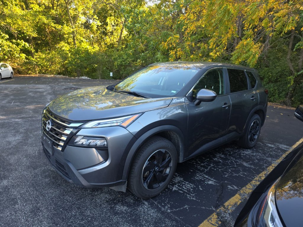 Used 2024 Nissan Rogue SV AWD/4WD image 1