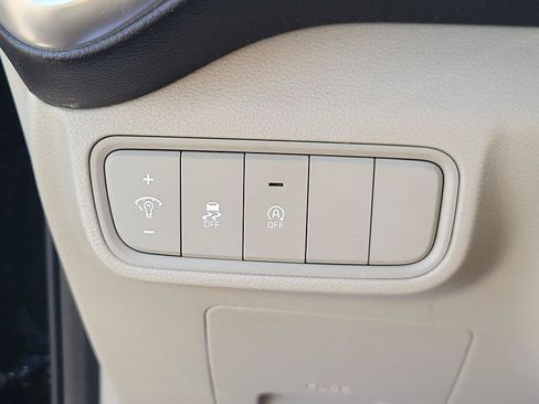 Used 2023 Kia Soul LX w/ LX Technology Package FWD image 24