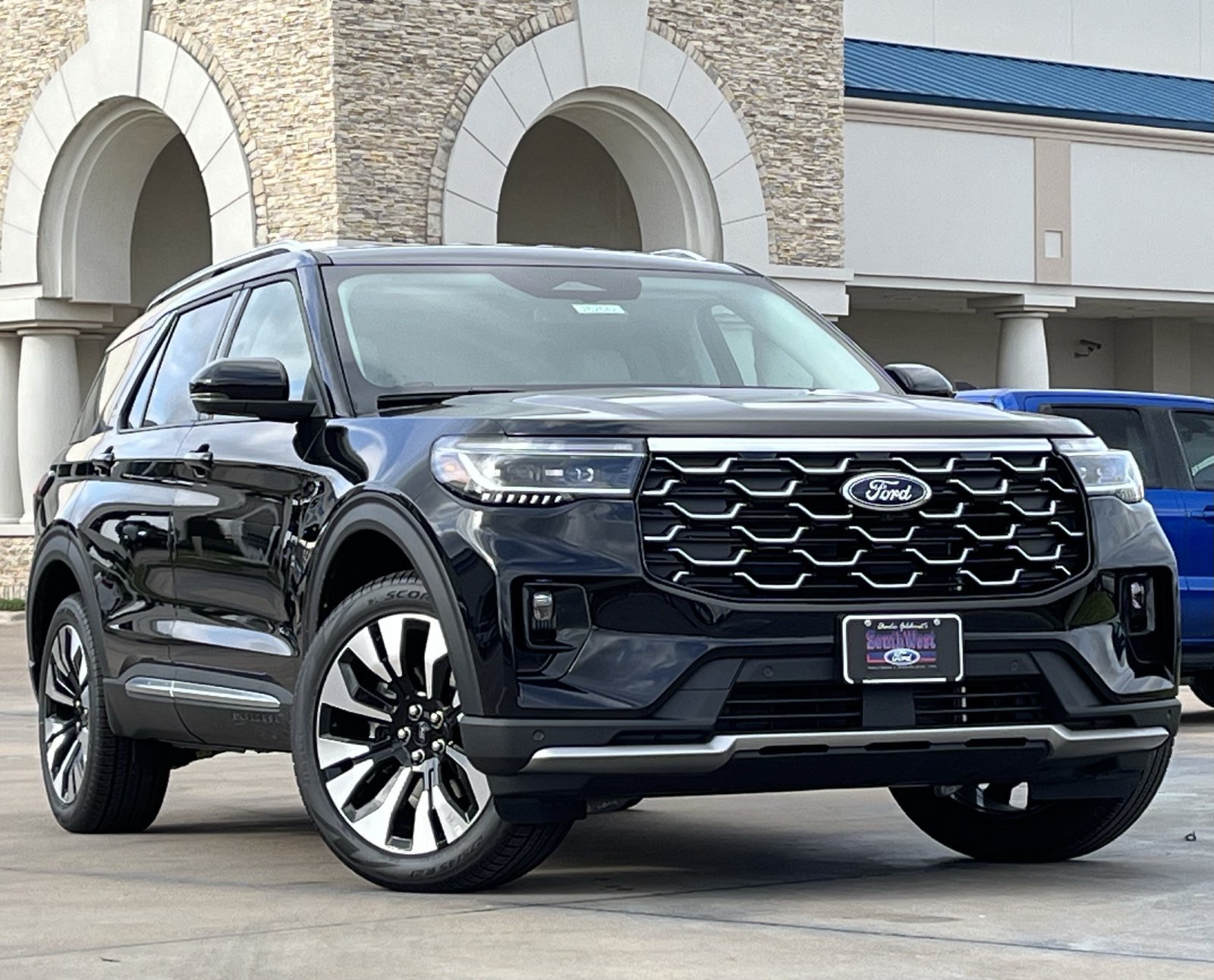 New 2026 Ford Explorer Platinum w/ LUX Leather Package AWD/4WD image 2