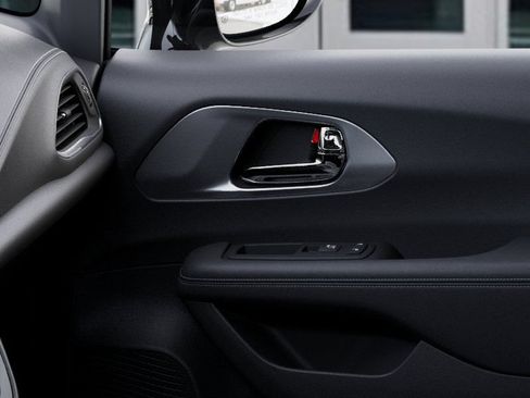 New 2026 Chrysler Pacifica Select FWD image 25