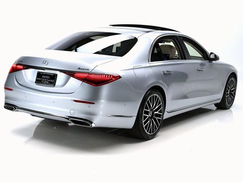 Used 2023 Mercedes-Benz S 580 4MATIC Sedan image 4
