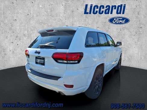 Used 2019 Jeep Grand Cherokee Altitude AWD/4WD image 4