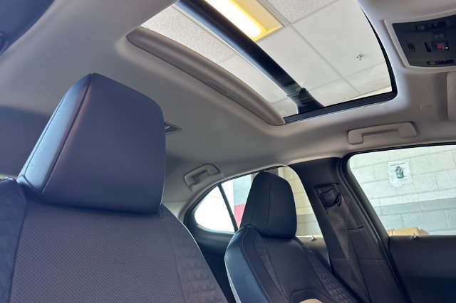 Used 2019 Lexus UX 250h w/ Premium Package AWD/4WD image 19