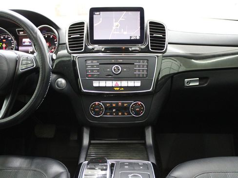 Used 2017 Mercedes-Benz GLS 450 4MATIC image 31