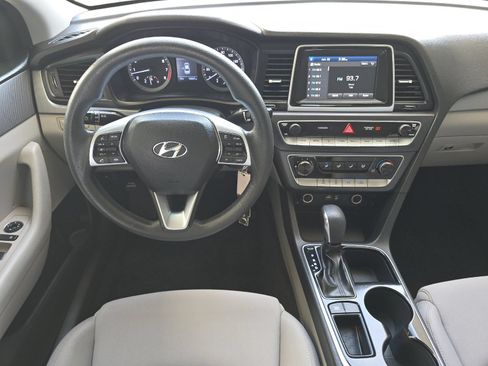 Used 2019 Hyundai Sonata SE FWD image 14