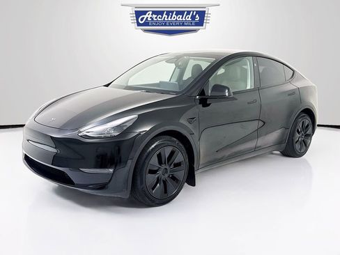 Used 2024 Tesla Model Y Long Range image 3