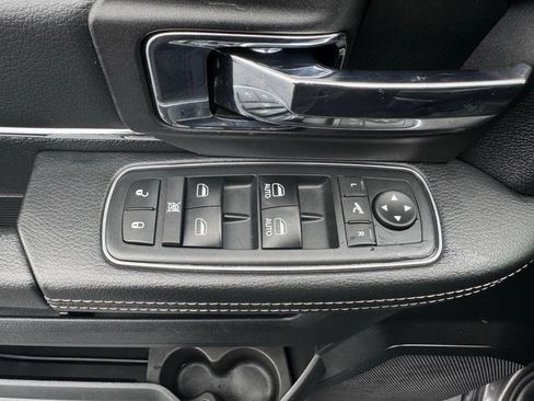 Used 2017 RAM 1500 Laramie image 15