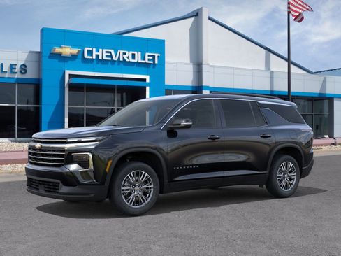 New 2026 Chevrolet Traverse LT image 2