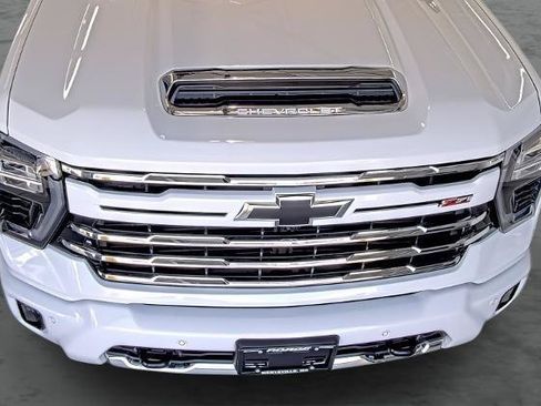 New 2026 Chevrolet Silverado 2500 LT w/ Z71 Chrome Sport Edition AWD/4WD image 18