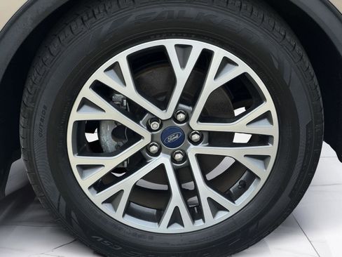 Used 2021 Ford Escape SEL w/ Technology Package image 6