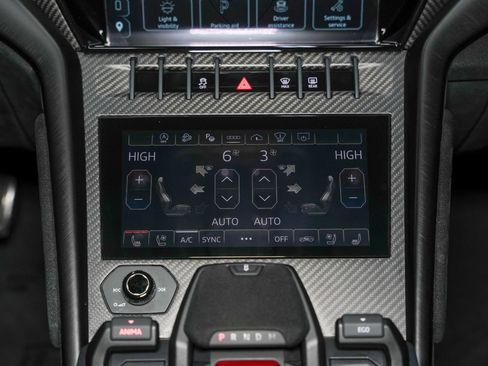 Used 2023 Lamborghini Urus Performante AWD/4WD image 52